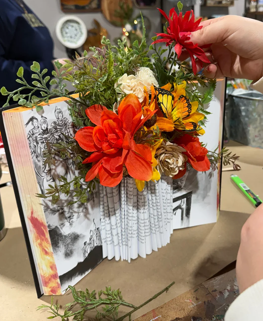09/25/2026 (6:30pm) Book Vase Arrangement (Hartwell, GA)